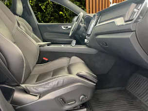 Volvo XC60 T6 eAWD R-Design Geartronic (CH)