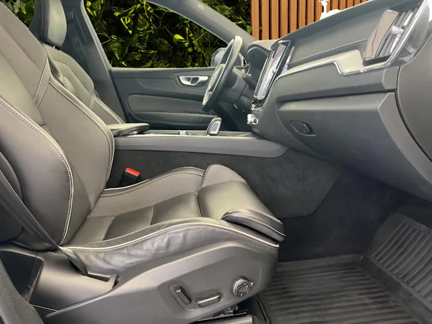 Volvo XC60 T6 eAWD R-Design Geartronic (CH)