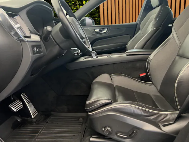 Volvo XC60 T6 eAWD R-Design Geartronic (CH)