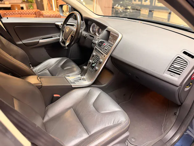 Volvo XC60 2.4 D5 Summum AWD