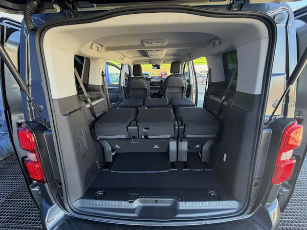 Peugeot Traveller Standard 2.2 BlueHDi 180 Business S/S