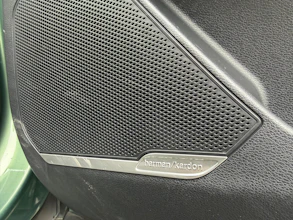 https://vehicle.imgix.net/4298751/0aeb9502-ddfe-475d-b9a0-7a528676409b.jpg