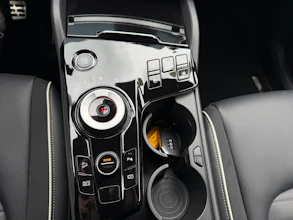 https://vehicle.imgix.net/4298751/be2b138a-550f-4528-b1d0-8dcc5ad01ed2.jpg