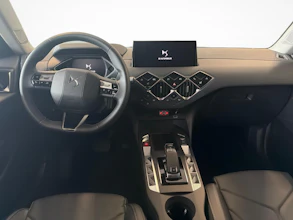https://vehicle.imgix.net/4298782/bcfd6a27-5755-45bb-8f49-a838f5705fc4.jpg