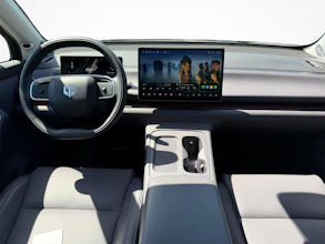 https://vehicle.imgix.net/4298786/7381f92b-a2a3-4a8b-84cc-e124e0d6a31d.jpg