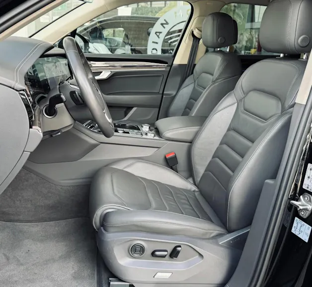 VW Touareg 3.0 TSI Elegance Tiptronic