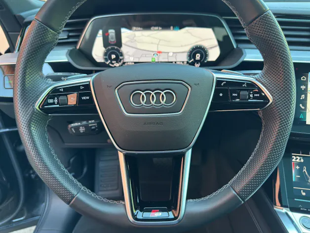 Audi e-tron 55 S Line Black Edition quattro