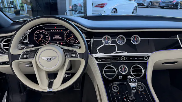 Bentley Continental GTC 4.0 V8