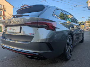 Škoda Octavia Combi 2.0 TSI DSG RS