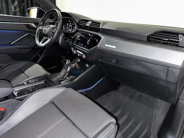 Audi Q3 45 TFSI e S line S-tronic
