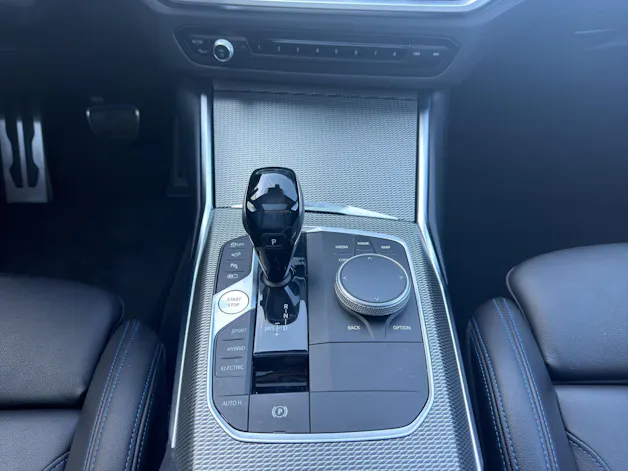 BMW 330e xDrive M Sport