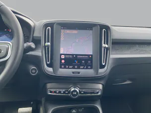 Volvo XC40 B3 Benzin Mild Hybrid Essential DCT