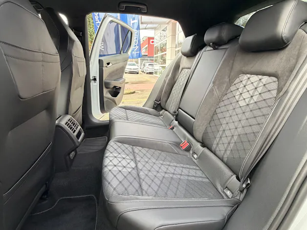 VW Golf 1.5 e TSI mHEV R-Line DSG