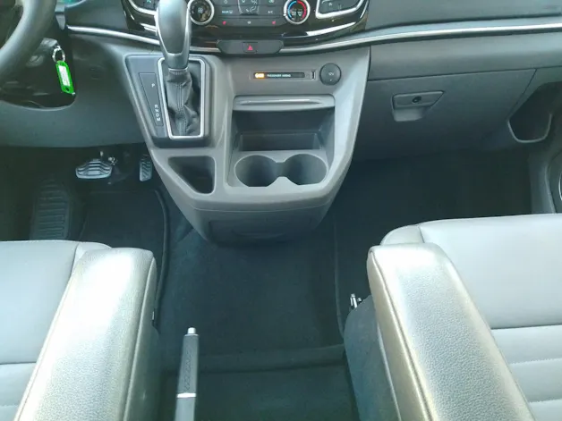 Ford Tourneo C Bus 320 L1 2.0 TDCi 170 Titanium X