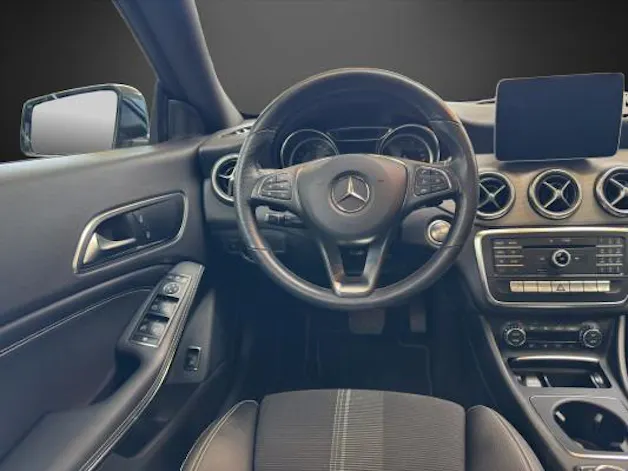 Mercedes-Benz CLA 200 Night Star