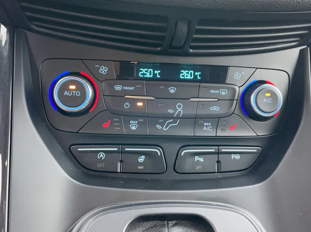 Ford Kuga 1.5 EcoB 182 Titanium