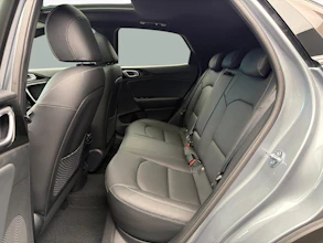 https://vehicle.imgix.net/4299220/31adc4b9-d49a-4daf-8a45-819c70e33f7d.jpg