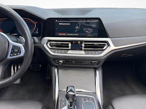https://vehicle.imgix.net/4299307/1f7bcd05-582c-4dc2-bb70-9f2090a3240f.jpg