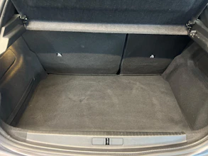 https://vehicle.imgix.net/4299366/7ccc42ea-50f4-4185-b93a-cc545cfc6078.jpg