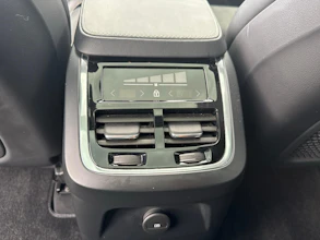 https://vehicle.imgix.net/4299397/5b9e11da-e416-490b-80bb-5d7cd5e3aaee.jpg