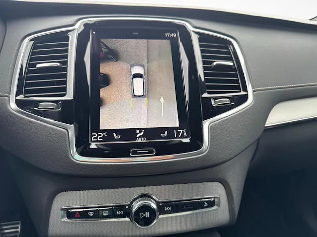 Volvo XC90 2.0 T8 TE R-Design 7P. eAWD / ab 3,99% Leasing bei Abschluss einer Protect Autoversicherung