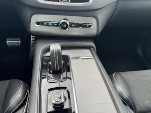 Volvo XC90 2.0 T8 TE R-Design 7P. eAWD / ab 3,99% Leasing bei Abschluss einer Protect Autoversicherung