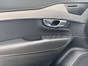 immagine del veicolo VOLVO XC90 2.0 T8 TE R-Design 7P. eAWD / ab 3,99% Leasing bei Abschluss einer Protect Autoversicherung