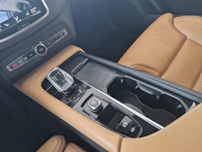 https://vehicle.imgix.net/4299407/7dabcb33-9103-43b0-a73d-61bf3b3634df.jpg