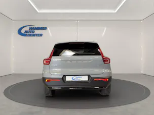 Volvo XC40 2.0 B3 MH Plus Dark