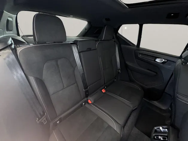 Volvo XC40 2.0 B3 MH Plus Dark