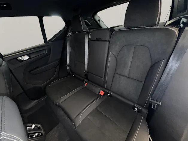 Volvo XC40 2.0 B3 MH Plus Dark