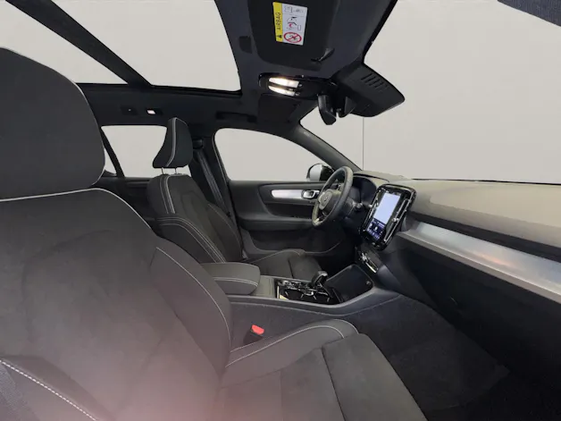 Volvo XC40 2.0 B3 MH Plus Dark