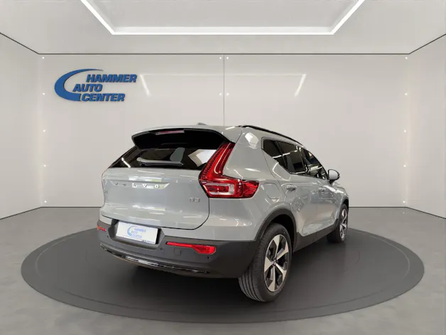 Volvo XC40 2.0 B3 MH Plus Dark