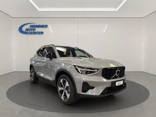 Volvo XC40 2.0 B3 MH Plus Dark