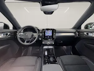 Volvo XC40 2.0 B3 MH Plus Dark