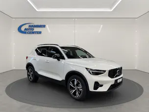 Volvo XC40 2.0 B3 MH Plus Dark