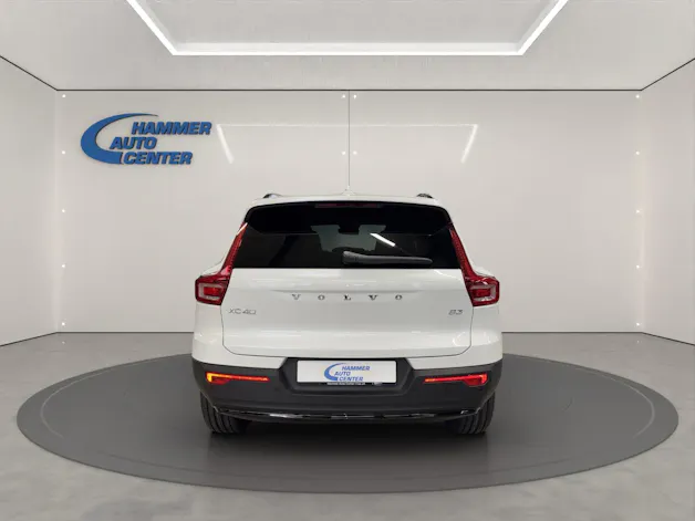 Volvo XC40 2.0 B3 MH Plus Dark