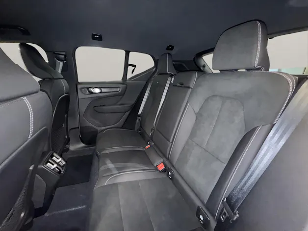 Volvo XC40 2.0 B3 MH Plus Dark