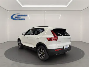 Volvo XC40 2.0 B3 MH Plus Dark