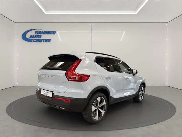 Volvo XC40 2.0 B3 MH Plus Dark