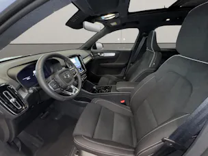 Volvo XC40 2.0 B3 MH Plus Dark