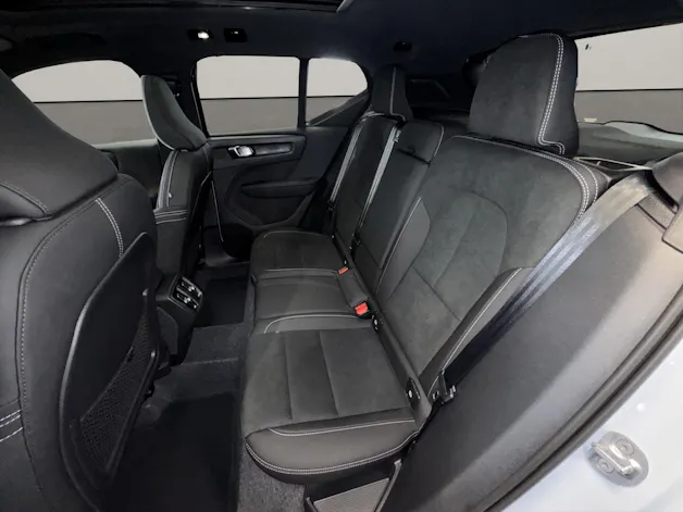 Volvo XC40 2.0 B3 MH Plus Dark