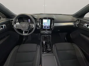 Volvo XC40 2.0 B3 MH Plus Dark