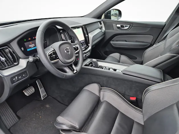 Volvo XC60 2.0 T6 TE R-Design eAWD / ab 0,99% Leasing bei Abschluss einer Protect Autoversicherung
