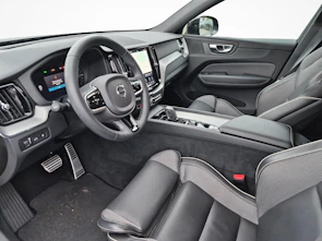 Fahrzeugbild VOLVO XC60 2.0 T6 TE R-Design eAWD / ab 0,99% Leasing bei Abschluss einer Protect Autoversicherung