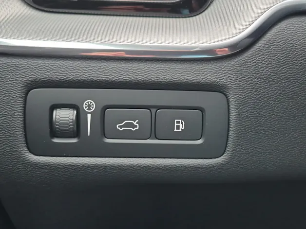 Volvo XC60 2.0 T6 TE R-Design eAWD / ab 0,99% Leasing bei Abschluss einer Protect Autoversicherung