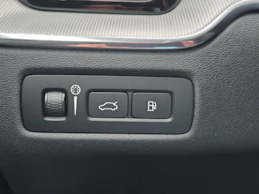 https://vehicle.imgix.net/4299478/398e1027-5744-4e79-8426-3b4e706a9e79.jpg