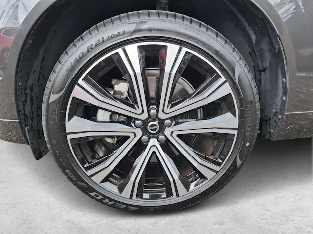 Volvo XC60 2.0 T6 TE R-Design eAWD / ab 0,99% Leasing bei Abschluss einer Protect Autoversicherung