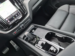https://vehicle.imgix.net/4299478/fca37b94-4cfb-4ffa-8ae5-9012356d0f82.jpg