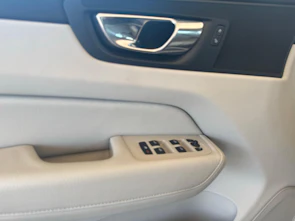 image du véhicule VOLVO XC60 2.0 B5 MH Plus Bright AWD / Jetzt mit attraktivem 1.9% Leasing!